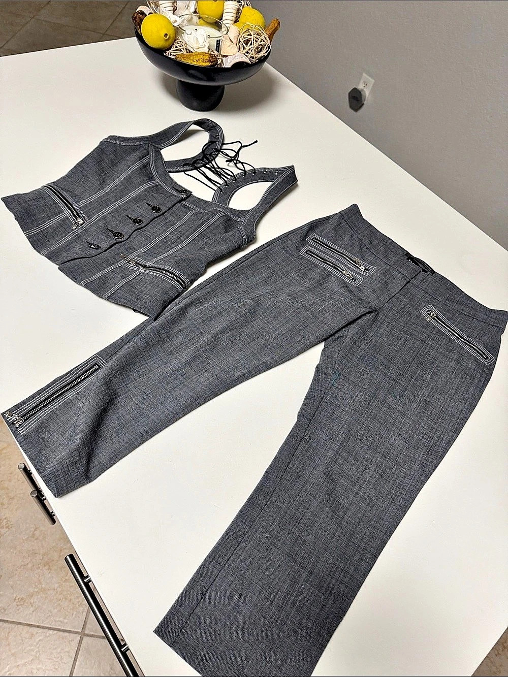 bebe Gray Lace-Up Vest & Straight-Leg Pants XS - Picture 10 of 17
